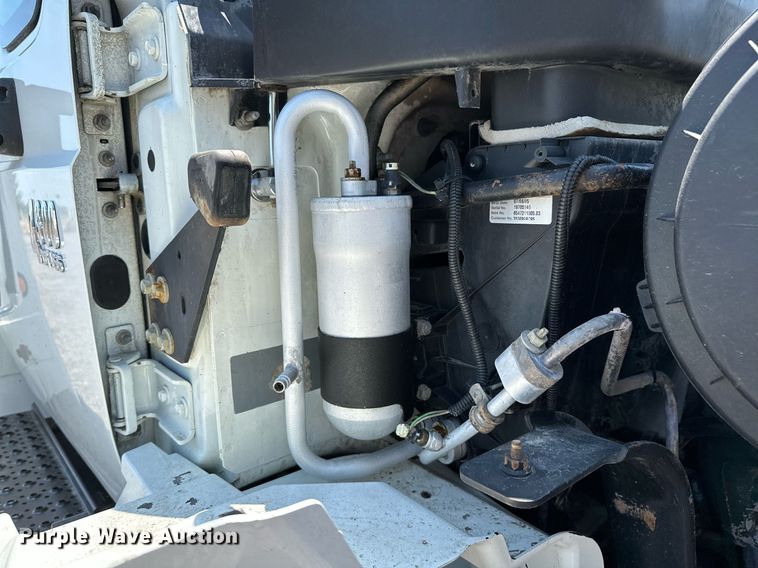 image for item KW9203 2006 International 4300  digger derrick truck