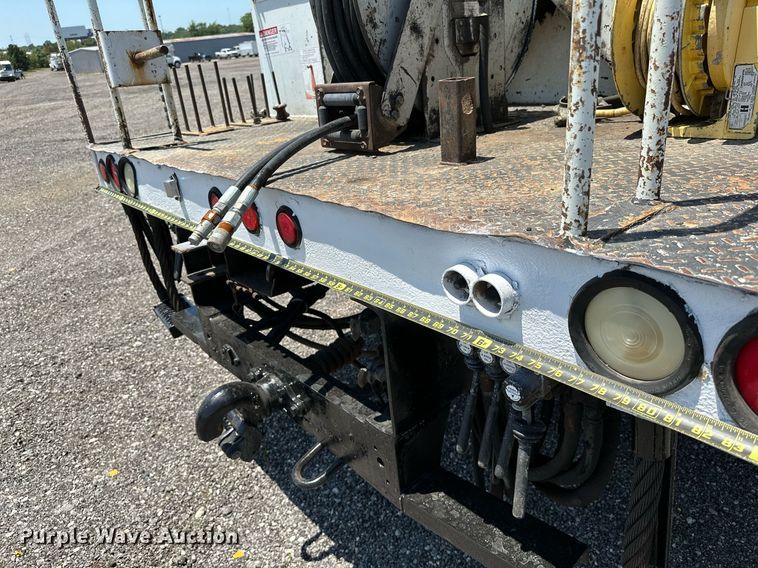 image for item KW9203 2006 International 4300  digger derrick truck