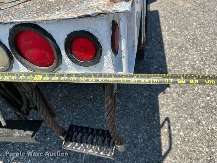 image for item KW9203 2006 International 4300  digger derrick truck