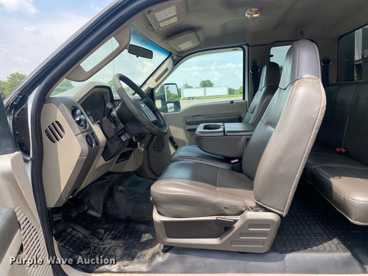 image for item KW9263 2009 Ford F550  SuperCab utility / service truck