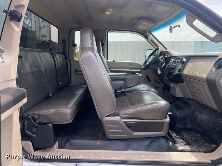 image for item KW9263 2009 Ford F550  SuperCab utility / service truck