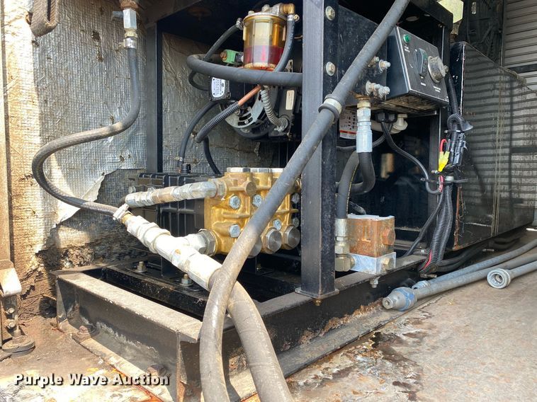 image for item KW9267 2007 International 7400  vacuum truck