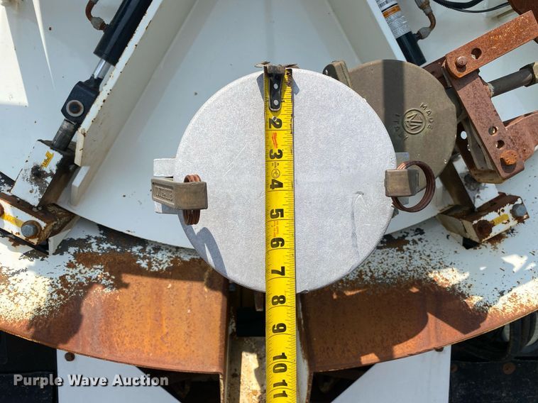 image for item KW9267 2007 International 7400  vacuum truck