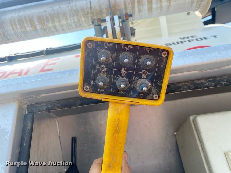 image for item KW9267 2007 International 7400  vacuum truck