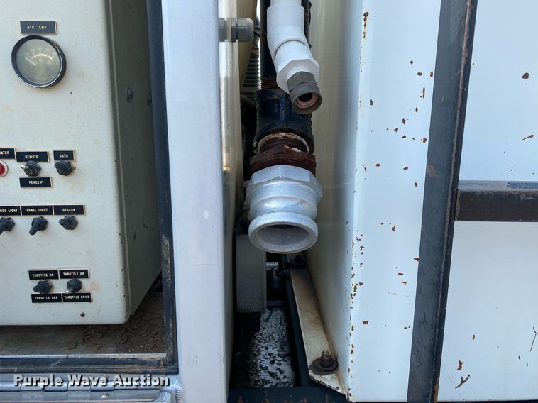 image for item KW9267 2007 International 7400  vacuum truck