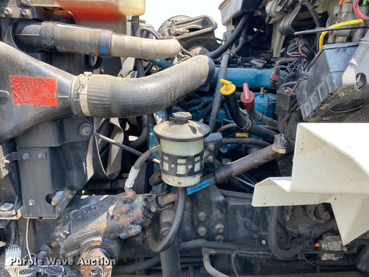 image for item KW9267 2007 International 7400  vacuum truck