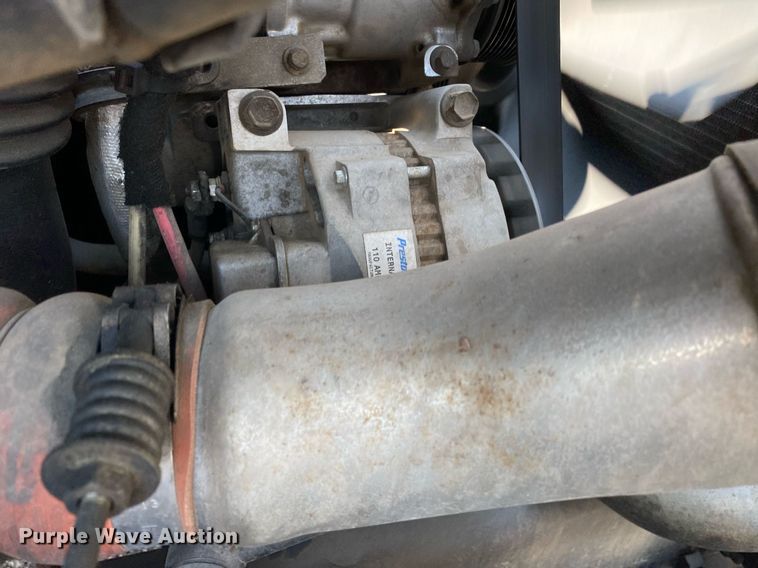 image for item KW9267 2007 International 7400  vacuum truck