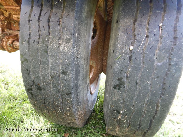 image for item KW9510 1992 Butler EW2850  pole trailer