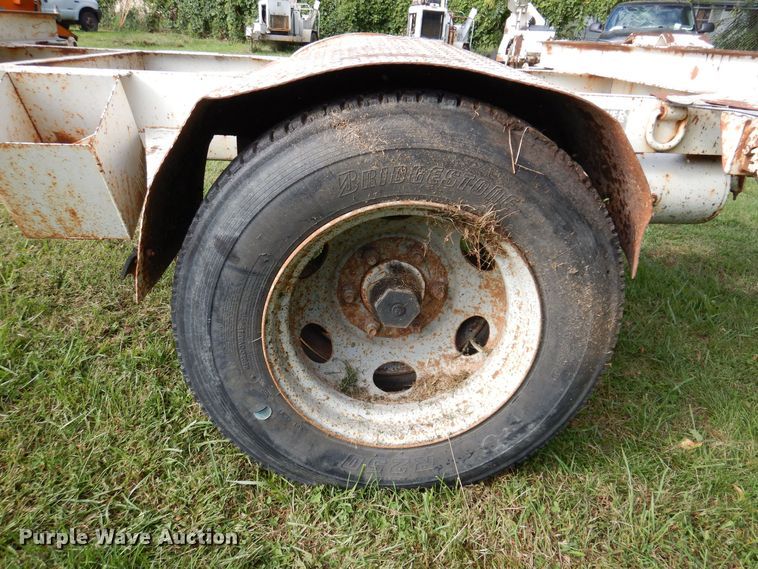 image for item KW9510 1992 Butler EW2850  pole trailer