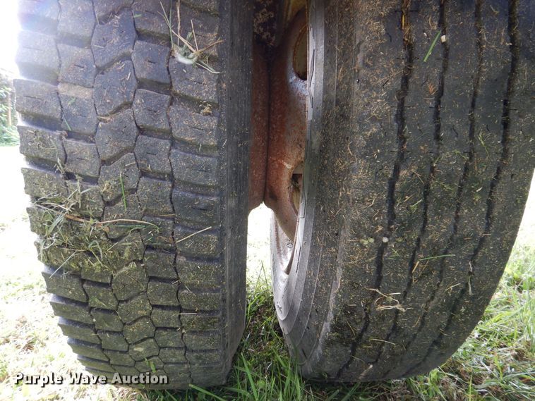 image for item KW9510 1992 Butler EW2850  pole trailer