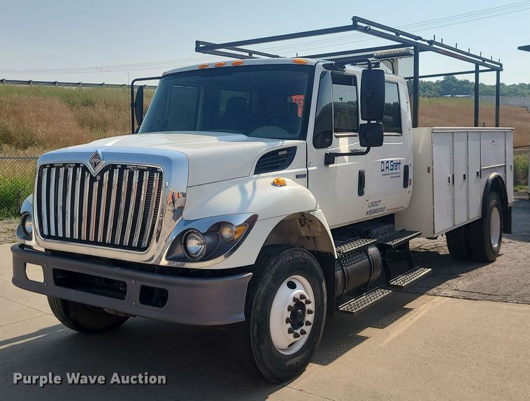 image for item LE9131 2008 International WorkStar 7400  Crew Cab utility / service truck