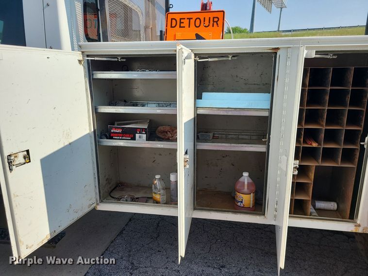 image for item LE9131 2008 International WorkStar 7400  Crew Cab utility / service truck