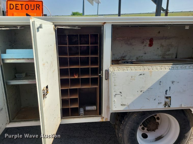 image for item LE9131 2008 International WorkStar 7400  Crew Cab utility / service truck