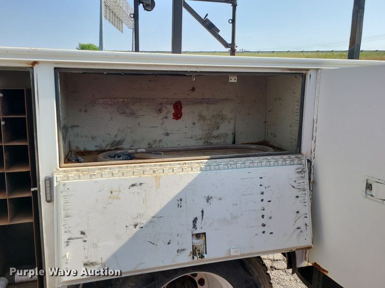 image for item LE9131 2008 International WorkStar 7400  Crew Cab utility / service truck