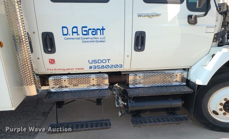 image for item LE9131 2008 International WorkStar 7400  Crew Cab utility / service truck