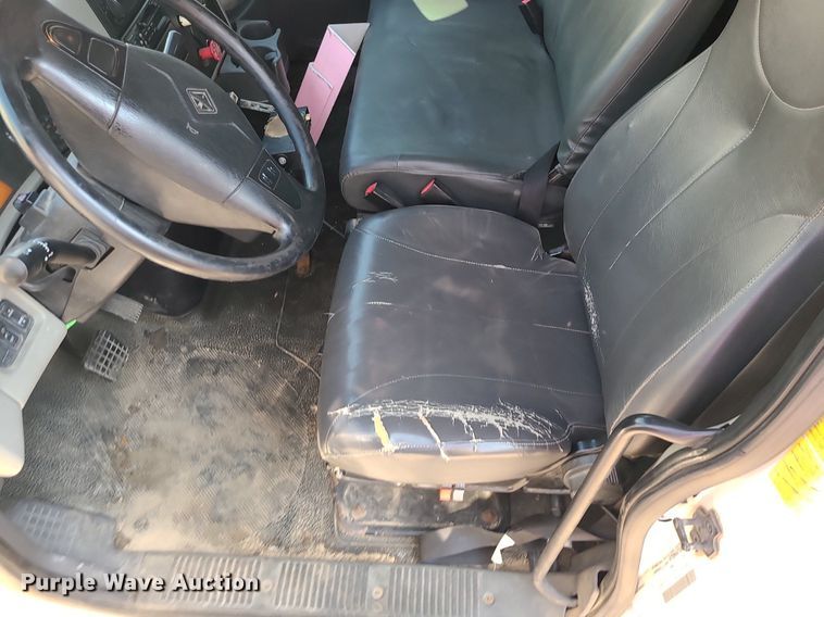 image for item LE9131 2008 International WorkStar 7400  Crew Cab utility / service truck