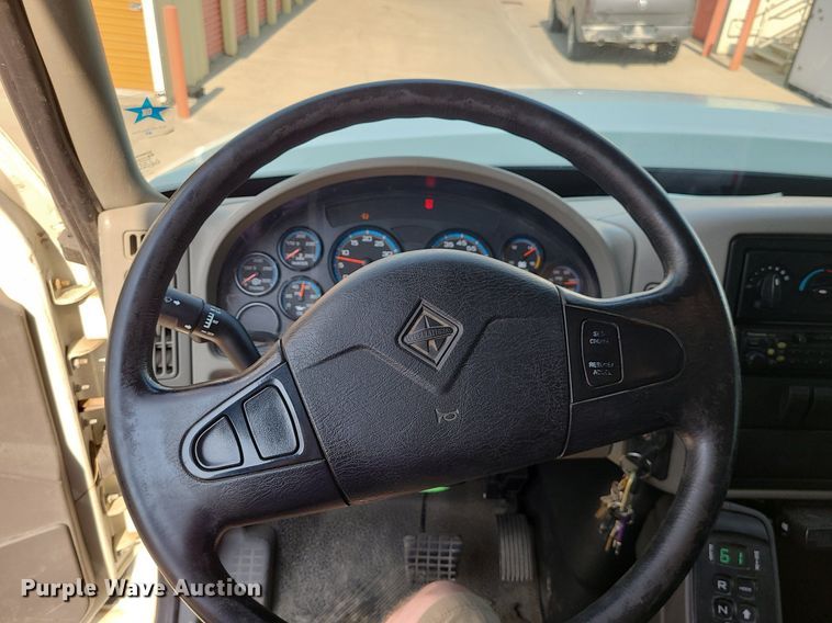 image for item LE9131 2008 International WorkStar 7400  Crew Cab utility / service truck