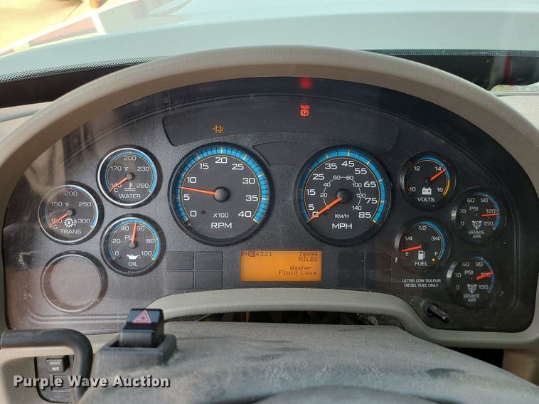 image for item LE9131 2008 International WorkStar 7400  Crew Cab utility / service truck