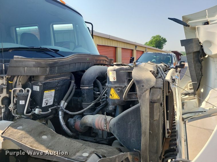 image for item LE9131 2008 International WorkStar 7400  Crew Cab utility / service truck