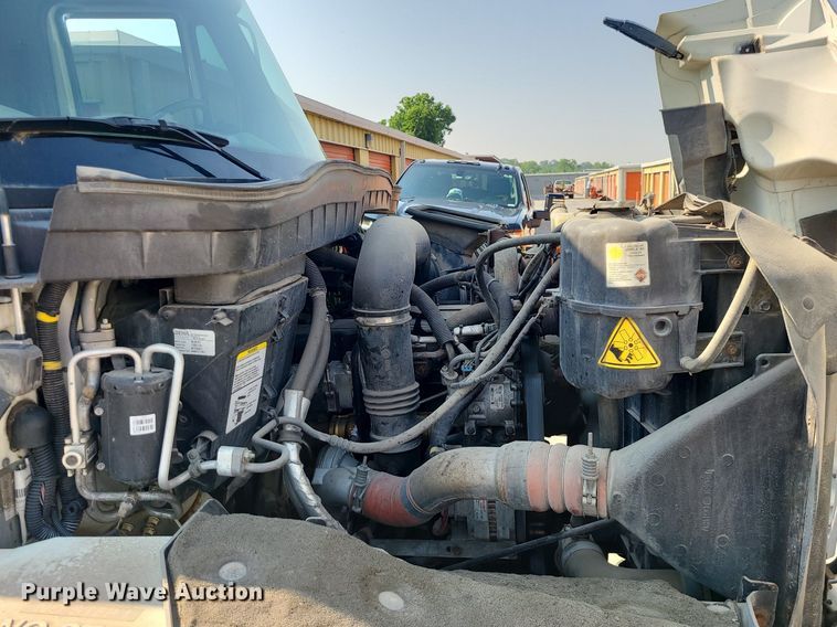 image for item LE9131 2008 International WorkStar 7400  Crew Cab utility / service truck