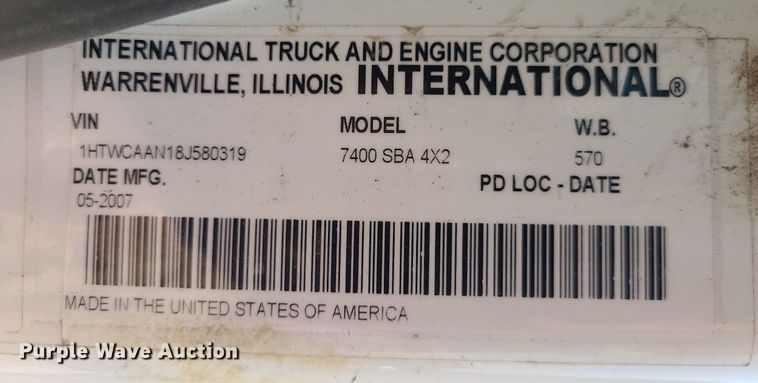 image for item LE9131 2008 International WorkStar 7400  Crew Cab utility / service truck