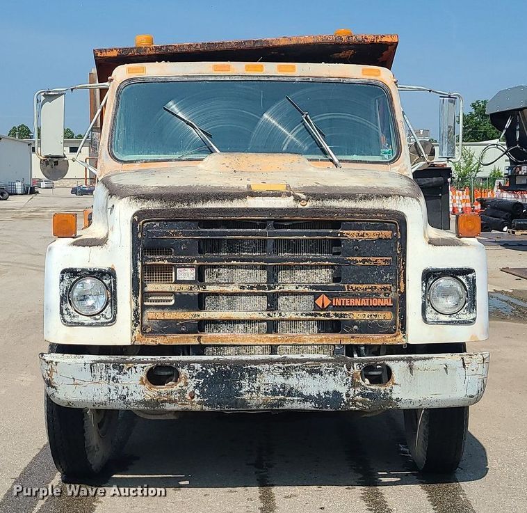 image for item LE9150 1987 International 1654  dump truck