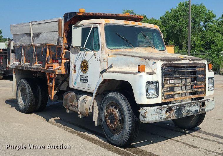 image for item LE9150 1987 International 1654  dump truck