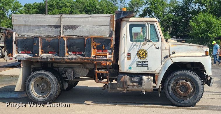 image for item LE9150 1987 International 1654  dump truck