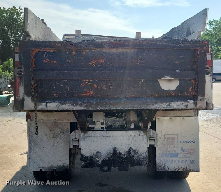 image for item LE9150 1987 International 1654  dump truck