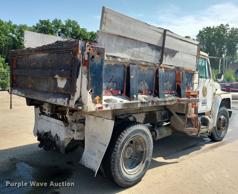 image for item LE9150 1987 International 1654  dump truck