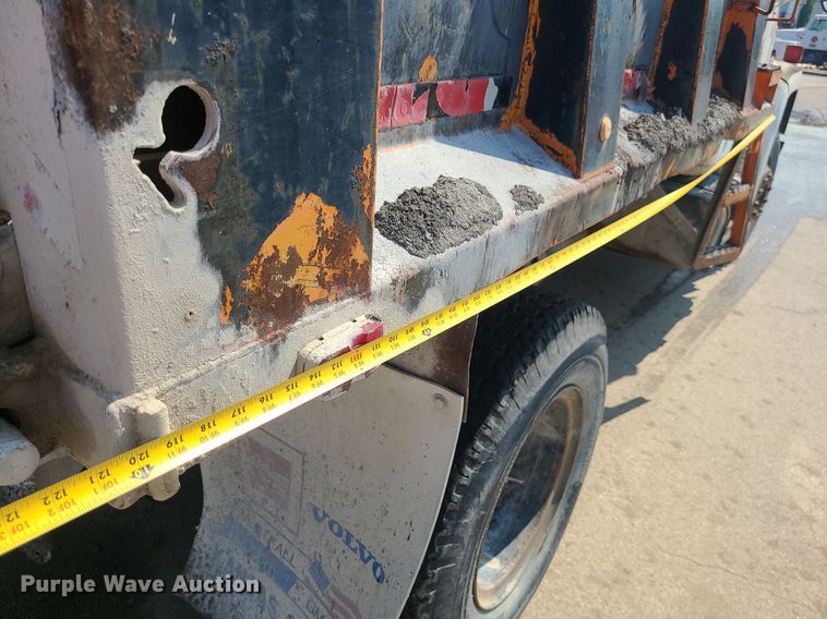 image for item LE9150 1987 International 1654  dump truck