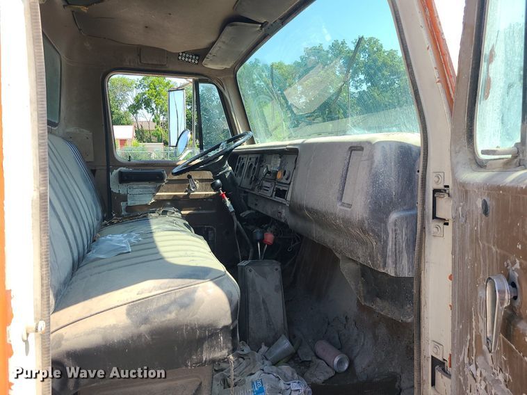 image for item LE9150 1987 International 1654  dump truck