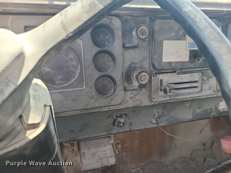 image for item LE9150 1987 International 1654  dump truck