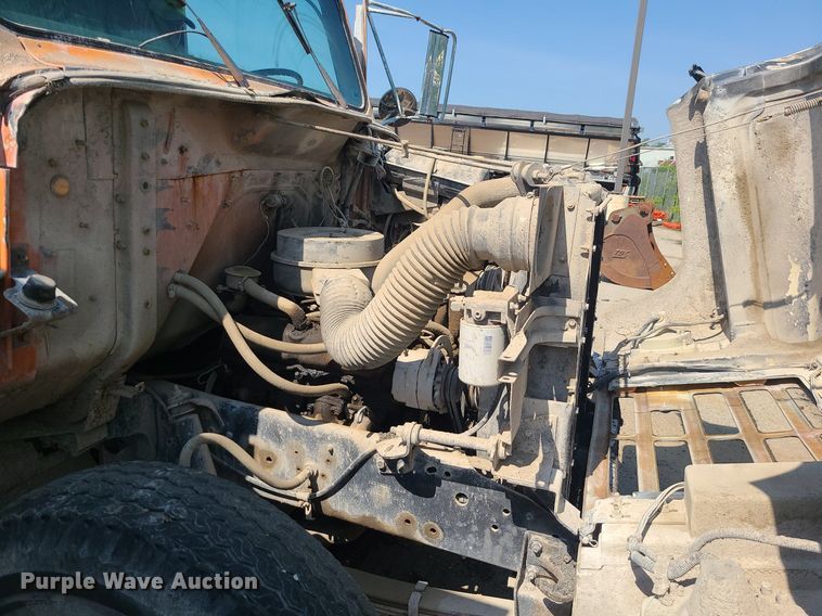 image for item LE9150 1987 International 1654  dump truck