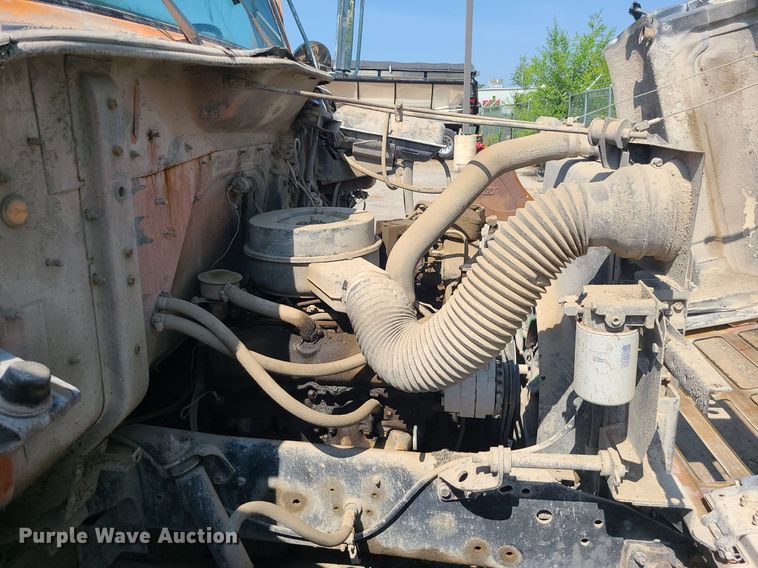 image for item LE9150 1987 International 1654  dump truck