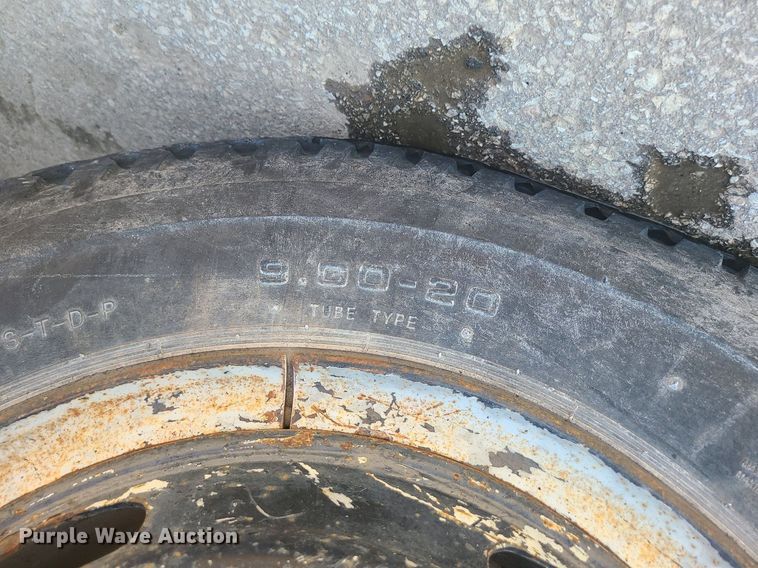 image for item LE9150 1987 International 1654  dump truck