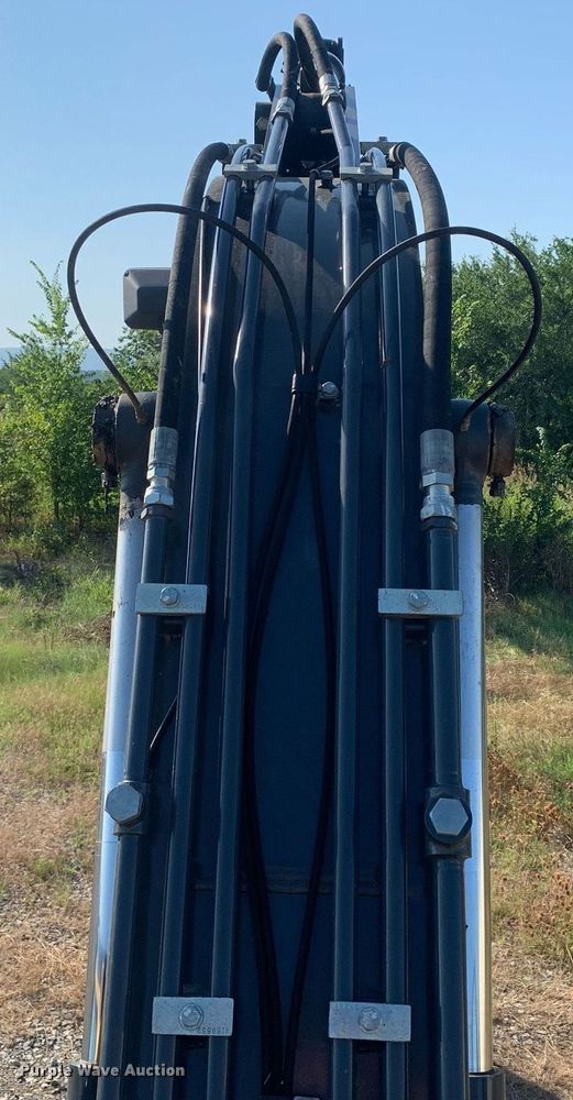 image for item LH9717 2019 John Deere 180G LC  excavator