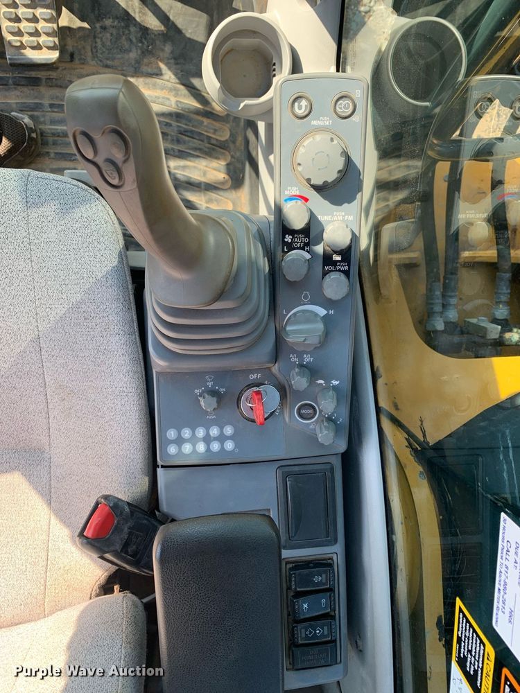 image for item LH9717 2019 John Deere 180G LC  excavator