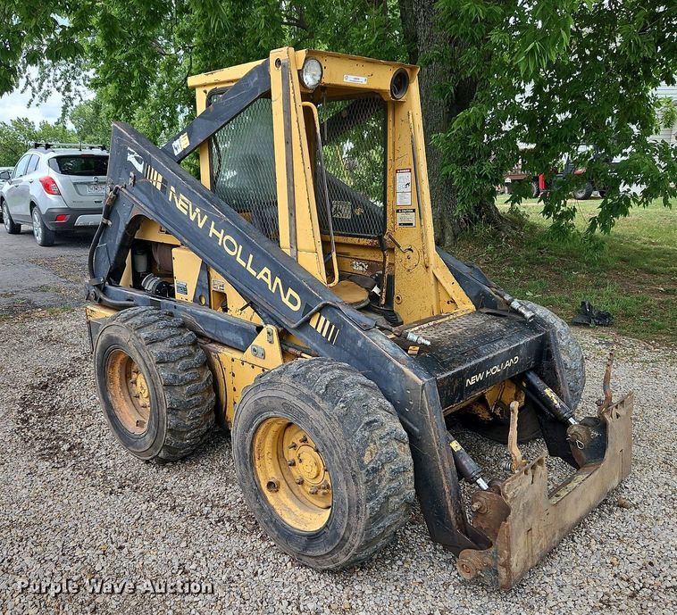 image for item LM9056 1989 New Holland L781  skid steer loader