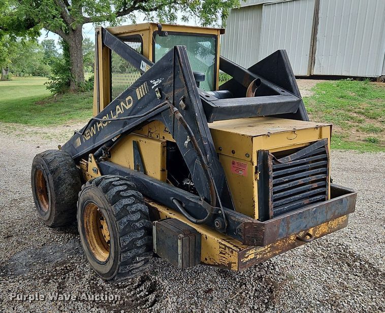 image for item LM9056 1989 New Holland L781  skid steer loader