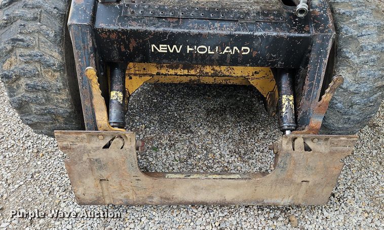 image for item LM9056 1989 New Holland L781  skid steer loader