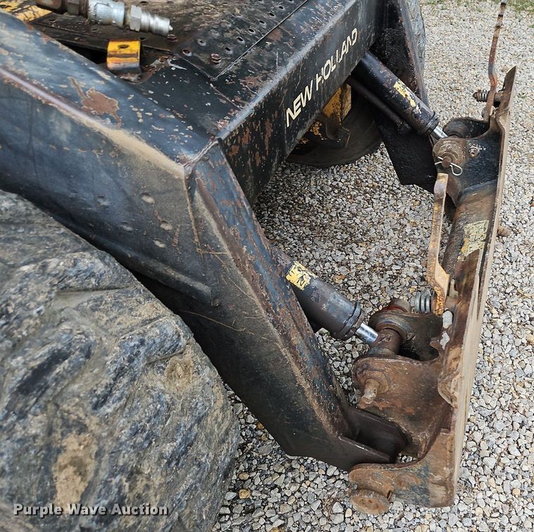 image for item LM9056 1989 New Holland L781  skid steer loader