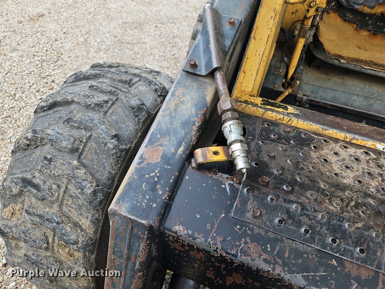 image for item LM9056 1989 New Holland L781  skid steer loader