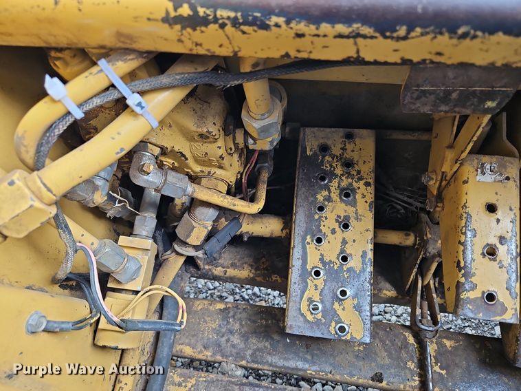 image for item LM9056 1989 New Holland L781  skid steer loader