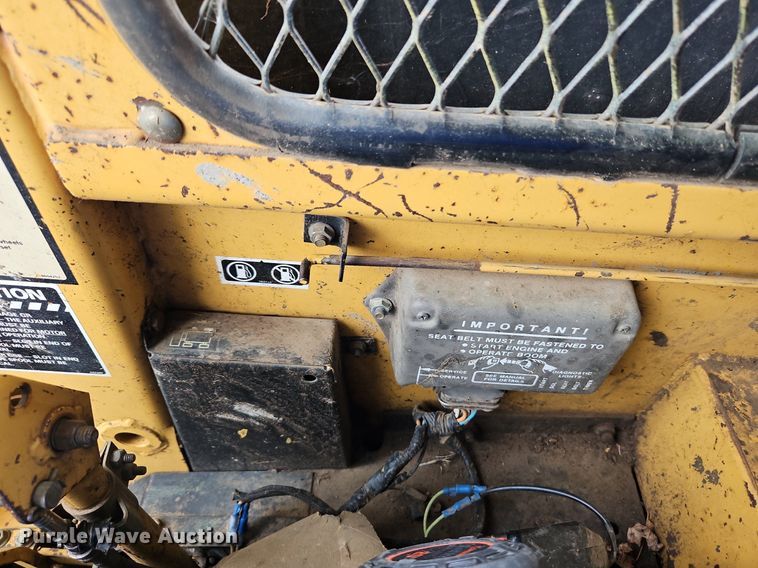 image for item LM9056 1989 New Holland L781  skid steer loader