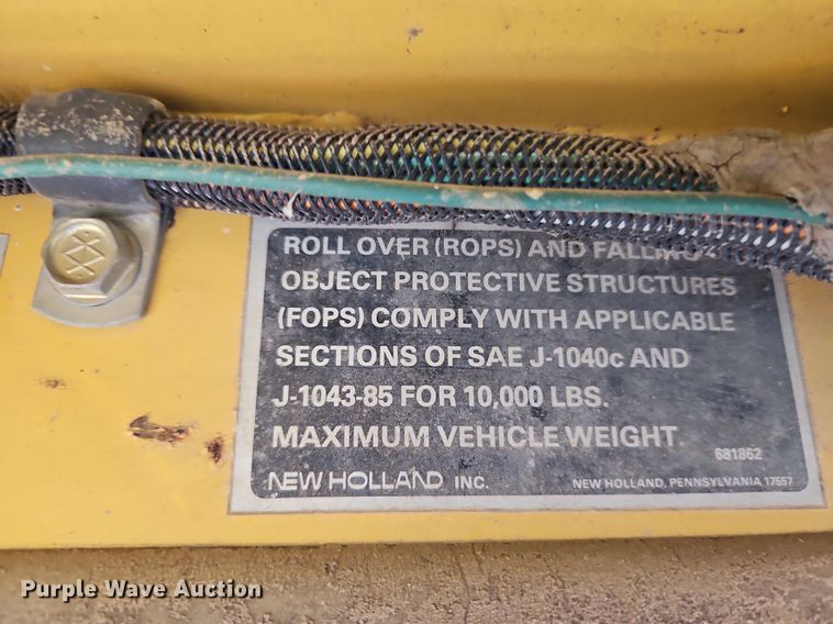 image for item LM9056 1989 New Holland L781  skid steer loader