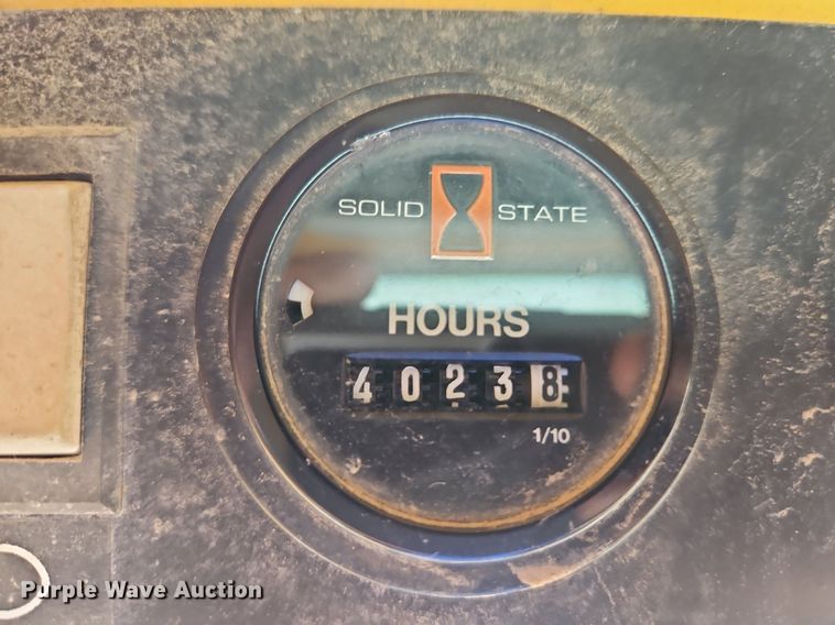 image for item LM9056 1989 New Holland L781  skid steer loader