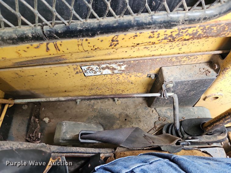 image for item LM9056 1989 New Holland L781  skid steer loader