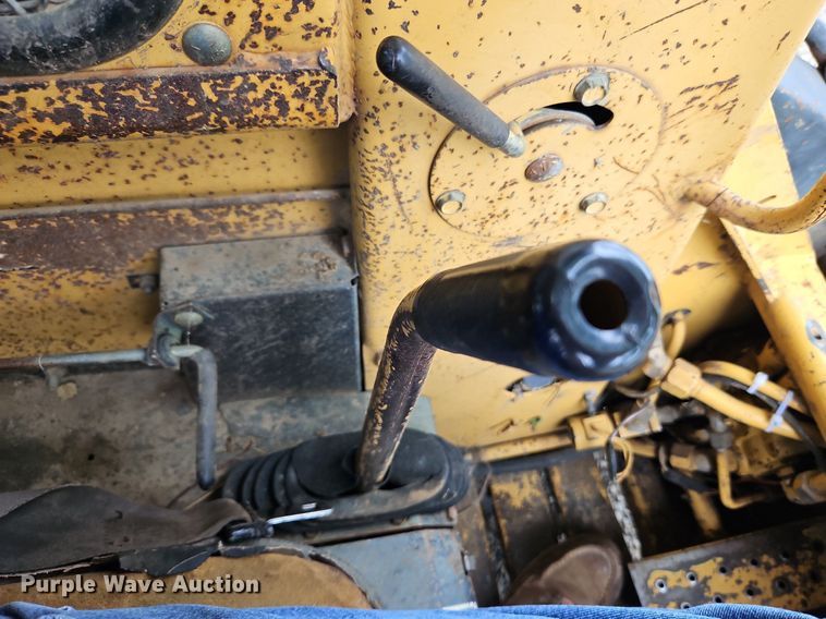 image for item LM9056 1989 New Holland L781  skid steer loader