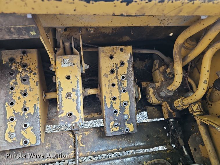 image for item LM9056 1989 New Holland L781  skid steer loader